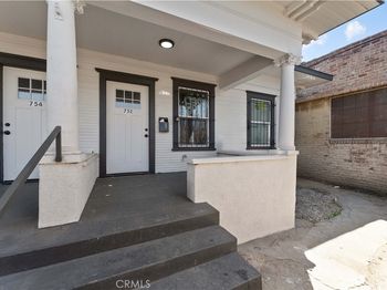 752 E 17th Street