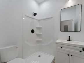 752 E 17th Street, Los Angeles CA 90021