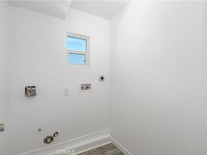 8819 Reading, Los Angeles CA 90045