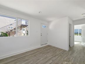 8819 Reading, Los Angeles CA 90045