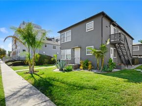 8819 Reading, Los Angeles CA 90045