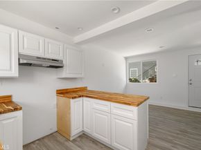 8819 Reading, Los Angeles CA 90045