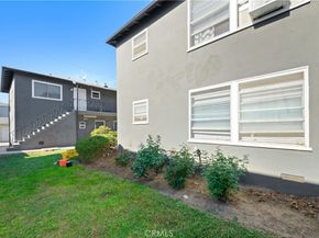 8819 Reading, Los Angeles CA 90045