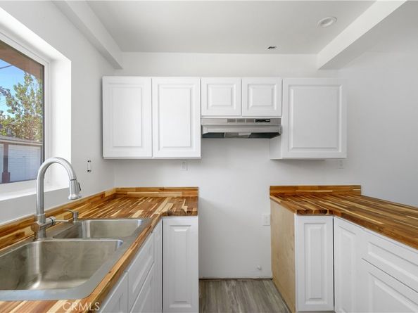 8819 Reading, Los Angeles CA 90045