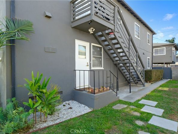 8819 Reading, Los Angeles CA 90045