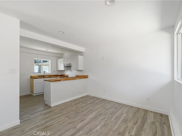 8819 Reading, Los Angeles CA 90045