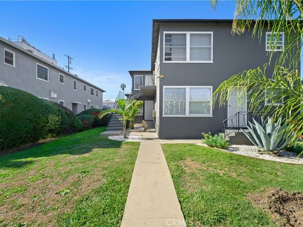 8819 Reading, Los Angeles CA 90045