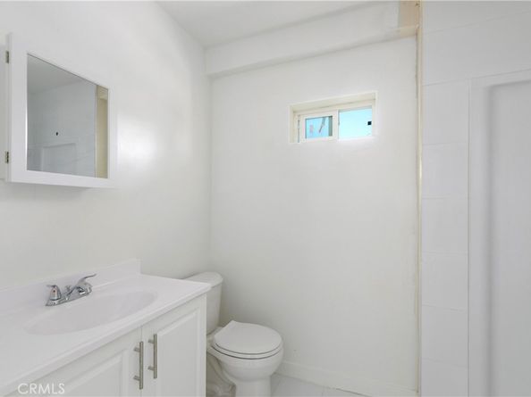 8819 Reading, Los Angeles CA 90045