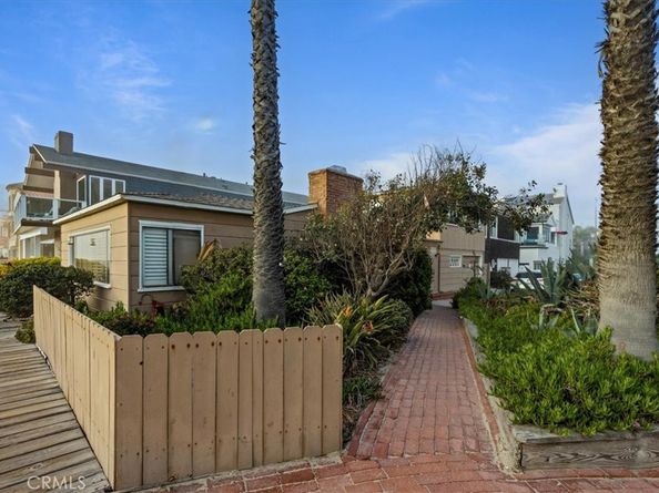 6025 E Seaside Walk, Long Beach CA 90803