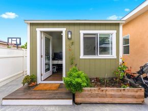 5055 N Raton, Long Beach CA 90807