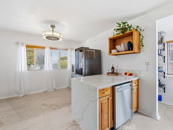 5055 N Raton, Long Beach CA 90807