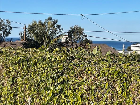 555 Through Street, Laguna Beach CA 92651