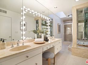 5333 Zelzah Avenue 338, Encino CA 91316