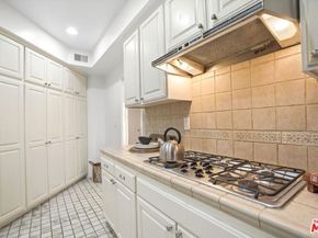 5333 Zelzah Avenue 338, Encino CA 91316