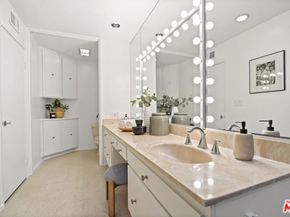 5333 Zelzah Avenue 338, Encino CA 91316