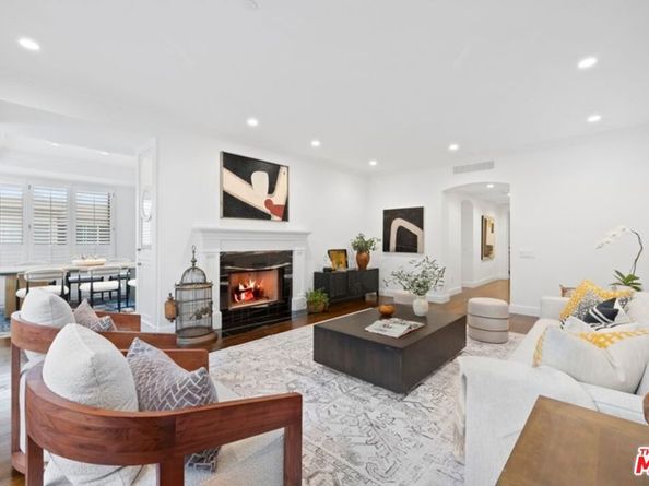 12218 Montana Avenue 302, Los Angeles CA 90049
