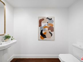 12218 Montana Avenue 302, Los Angeles CA 90049