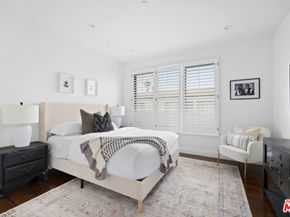 12218 Montana Avenue 302, Los Angeles CA 90049
