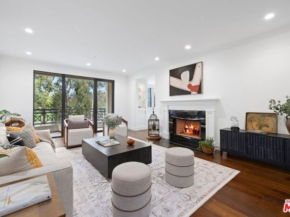 12218 Montana Avenue 302, Los Angeles CA 90049
