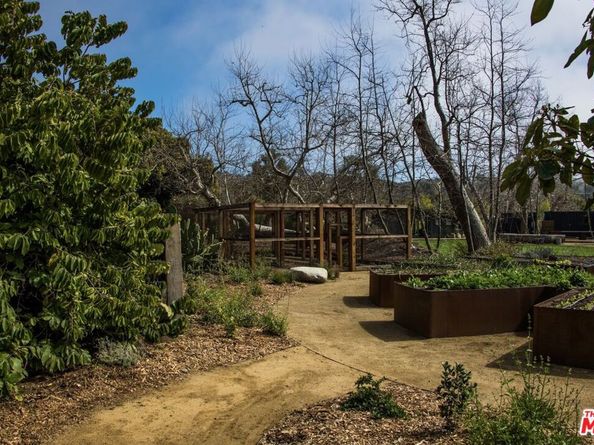 5949 Bonsall Drive, Malibu CA 90265