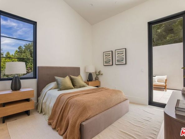 1749 Mandeville Lane, Los Angeles CA 90049