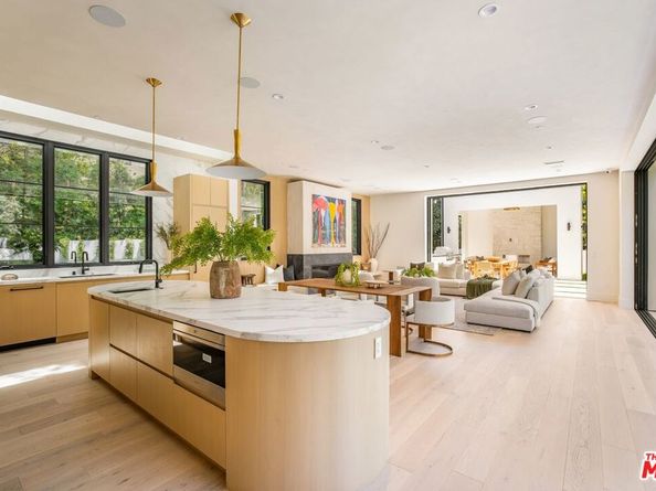 1749 Mandeville Lane, Los Angeles CA 90049