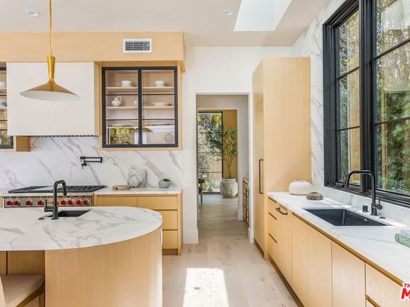1749 Mandeville Lane, Los Angeles CA 90049