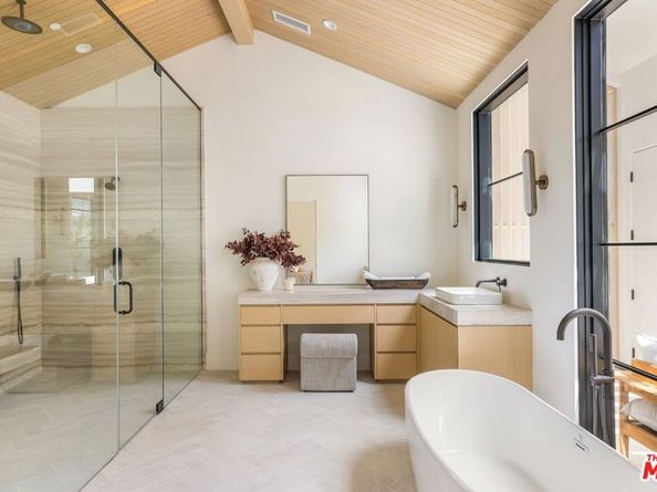 1749 Mandeville Lane, Los Angeles CA 90049