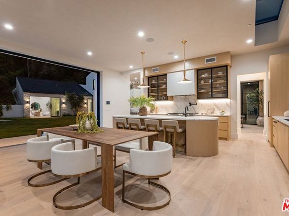 1749 Mandeville Lane, Los Angeles CA 90049