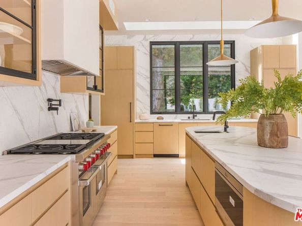 1749 Mandeville Lane, Los Angeles CA 90049
