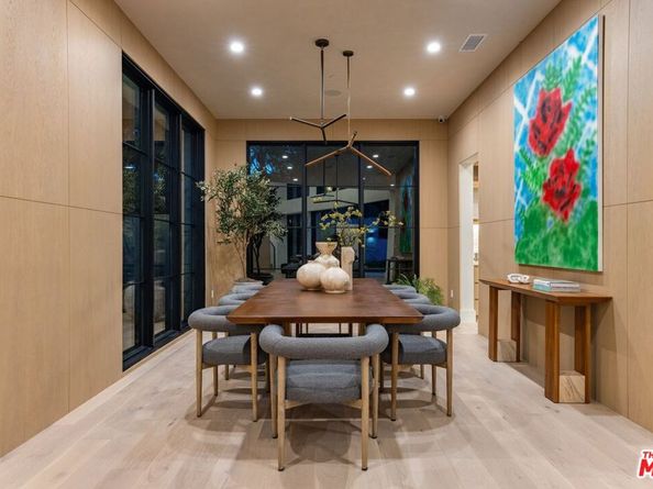 1749 Mandeville Lane, Los Angeles CA 90049