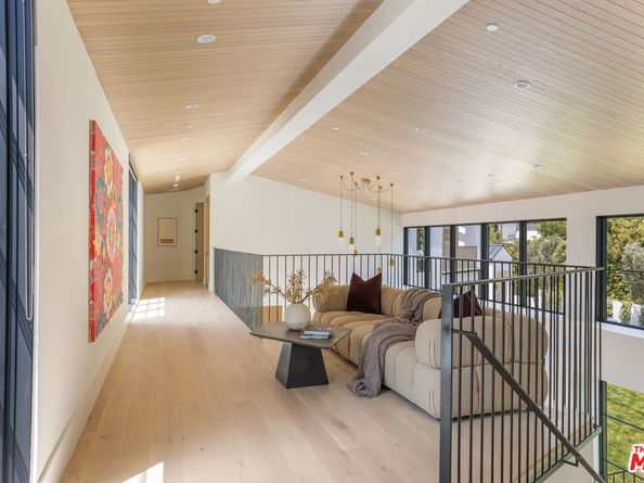 1749 Mandeville Lane, Los Angeles CA 90049