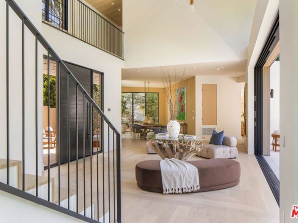 1749 Mandeville Lane, Los Angeles CA 90049