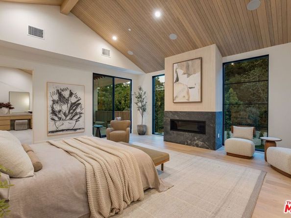 1749 Mandeville Lane, Los Angeles CA 90049