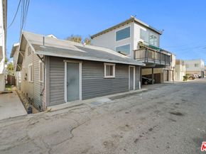 22 20th Avenue, Venice CA 90291