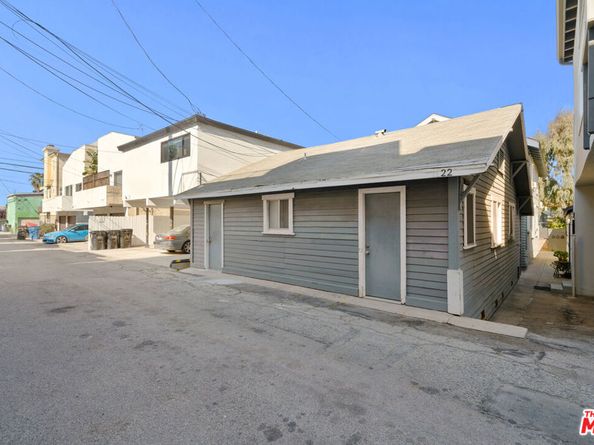 22 20th Avenue, Venice CA 90291