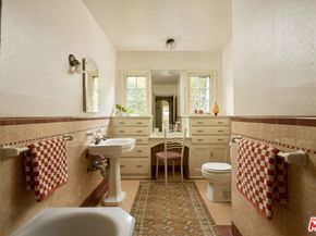 2035 Monte Vista Street, Pasadena CA 91107