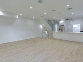 6007 Barton Avenue, Los Angeles CA 90038