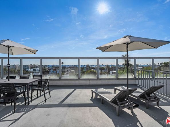 2431 3rd Street 10, Santa Monica CA 90405