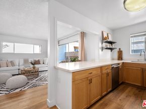 2431 3rd Street 10, Santa Monica CA 90405