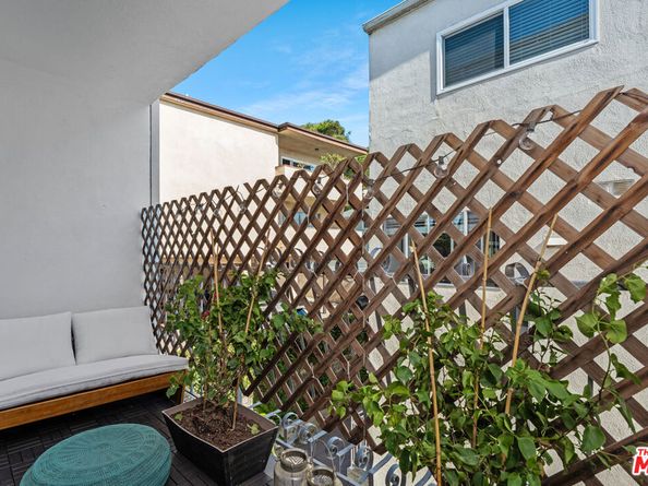 2431 3rd Street 10, Santa Monica CA 90405