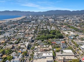 2431 3rd Street 10, Santa Monica CA 90405