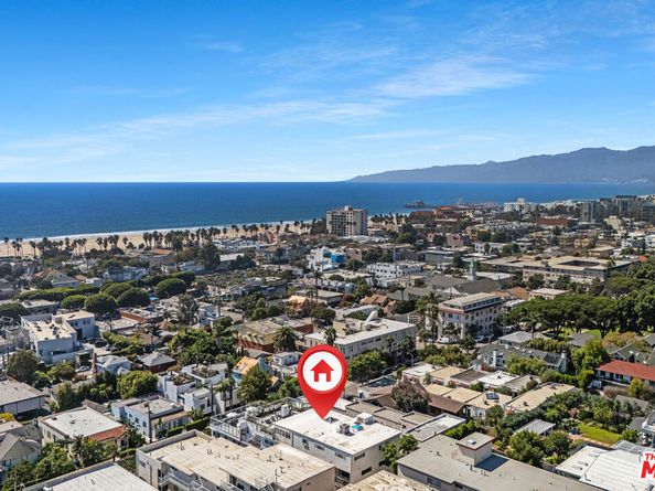 2431 3rd Street 10, Santa Monica CA 90405