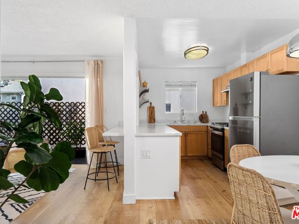 2431 3rd Street 10, Santa Monica CA 90405