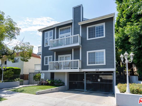 1315 S Carmelina Avenue, Los Angeles CA 90025