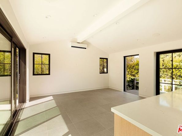 408 Linnie Canal, Venice CA 90291