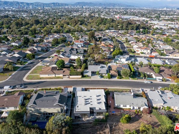 5280 Sanchez Drive, Los Angeles CA 90008