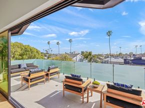 2530 Beverley Avenue, Santa Monica CA 90405