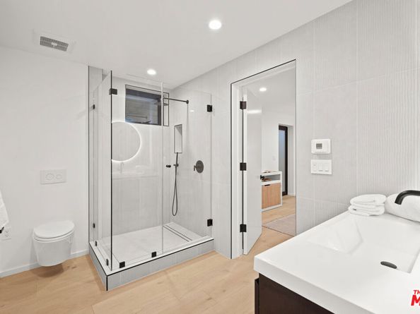 2530 Beverley Avenue, Santa Monica CA 90405