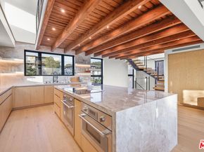 2530 Beverley Avenue, Santa Monica CA 90405